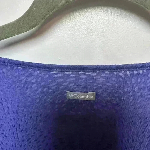 Columbia Sheer Back Workout Shirt - Picture 3 of 4